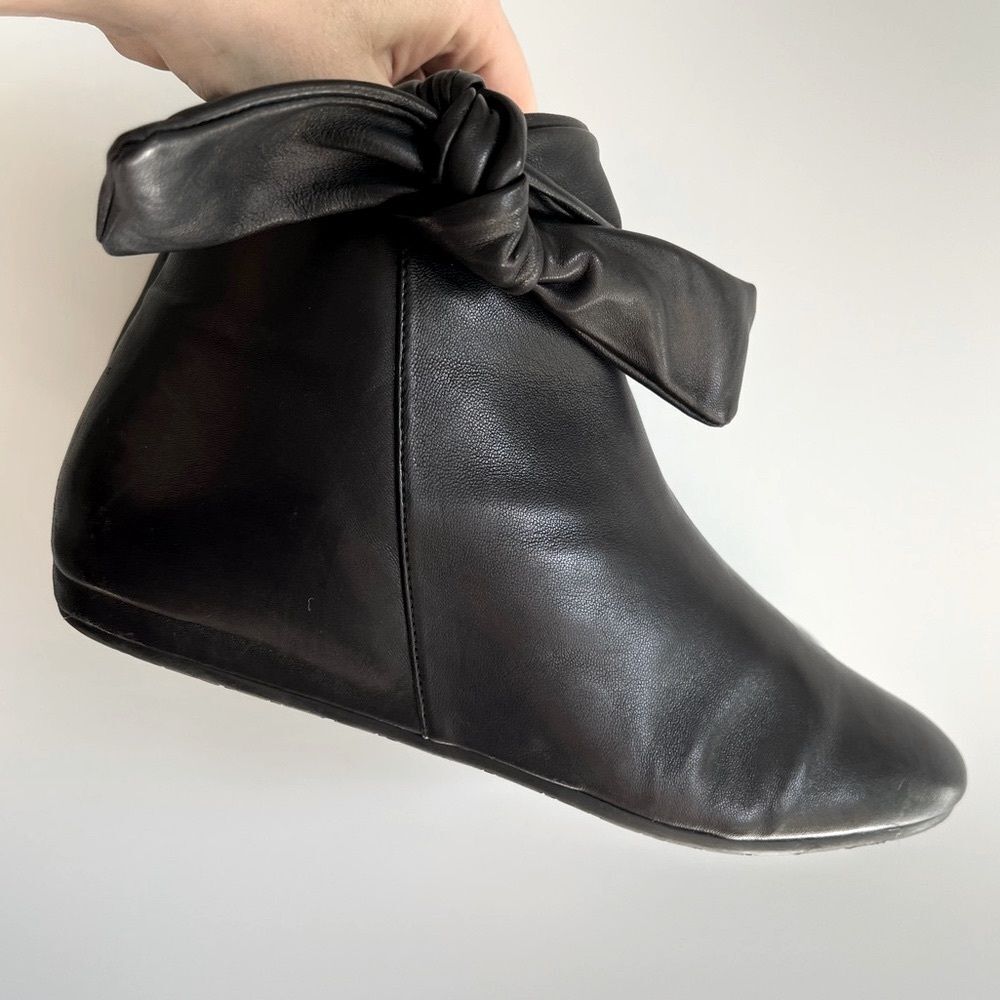 Amalfi Rangoni Italian Genuine Lamb Leather Black Ankle Booties Size 8.5